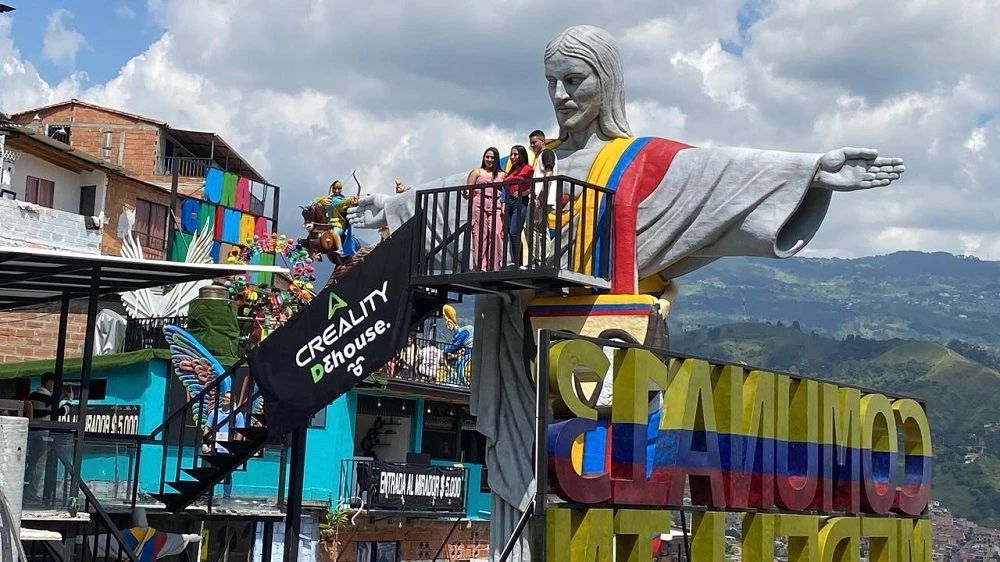 當(dāng)3D打印遇見公共藝術(shù)：1699個模塊拼出南美最高基督雕像