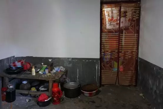 3D打印機(jī)公益助學(xué)活動(dòng)扶貧家庭拍攝